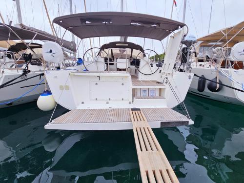 Sailing boat Dufour 460 Grand Large for rent in Kastel Gomilica