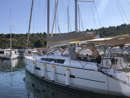Sailboat Dufour 460 Grand Large for charter in Primosten