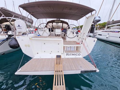 Yacht Dufour 460 Grand Large chartern in Vlicho