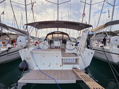 Segelboot Dufour 460 Grand Large chartern in Rogoznica