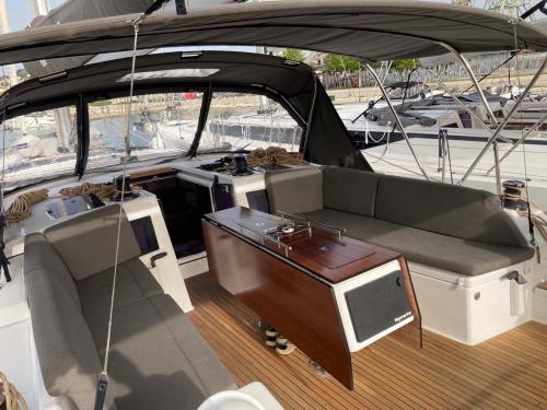 Yacht Dufour 470 for hire in Trogir