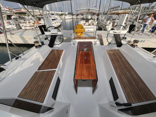 Yacht Dufour 470 available for charter in Marina Dalmacija