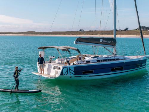 Sailing yacht Dufour 470 for rent in Marina dell Isola