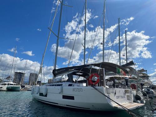 Yacht Dufour 470 available for charter in Portorosa