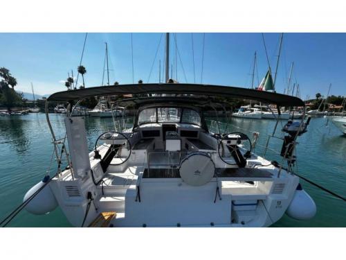 Yacht Dufour 470 available for charter in Palermo