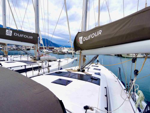 Sailing yacht Dufour 470 available for charter in Marina di Stabia