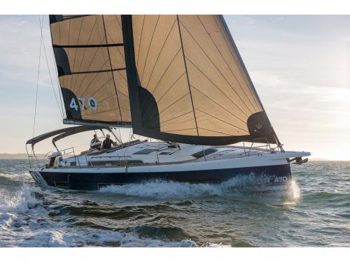 Sailboat Dufour 470 for rent in Parikia