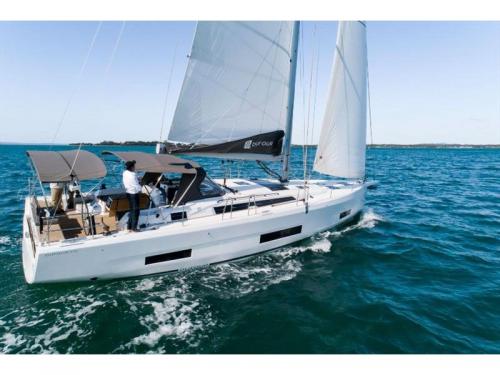 Sailing yacht Dufour 470 available for charter in Athens