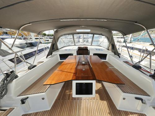 Segelyacht Dufour 470 chartern in Trogir