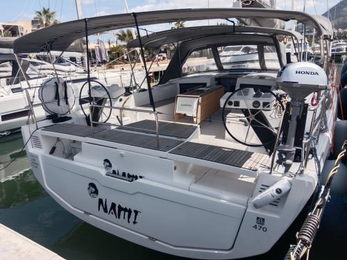 Yacht Dufour 470 for hire in Denia