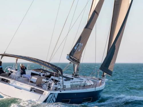 Yacht Dufour 470 for hire in Agropoli