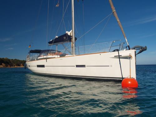 Yacht Dufour 500 Grand Large for hire in San Vincenzo