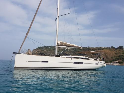 Sailing yacht Dufour 500 Grand Large available for charter in La Maddalena Town