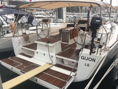 Sailing yacht Dufour 512 Grand Large available for charter in Marina Naviera Balear