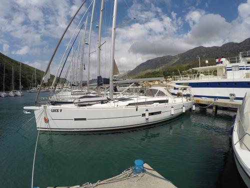Segelboot Dufour 512 Grand Large Yachtcharter in Dubrovnik Segelboot Dufour 512 Grand Large Yachtcharter in Dubrovnik