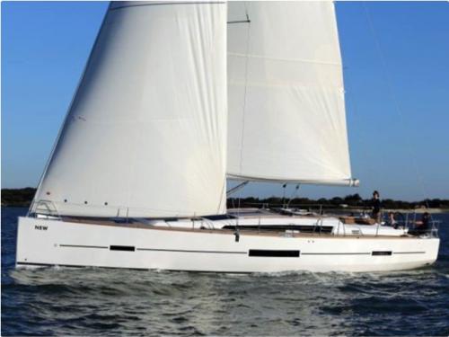 Segelboot Dufour 512 Grand Large chartern in Pula