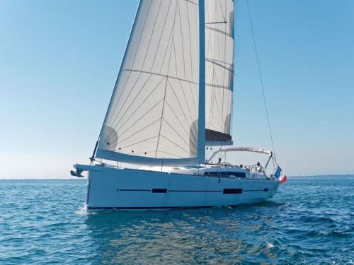 Sailing yacht Dufour 512 Grand Large for rent in Cogolin