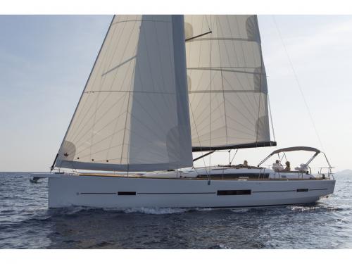 Segelyacht Dufour 520 Grand Large chartern in Marina Frapa Segelyacht Dufour 520 Grand Large chartern in Marina Frapa