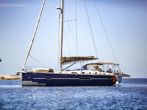Segelyacht Dufour 520 Grand Large chartern in Marina Kremik