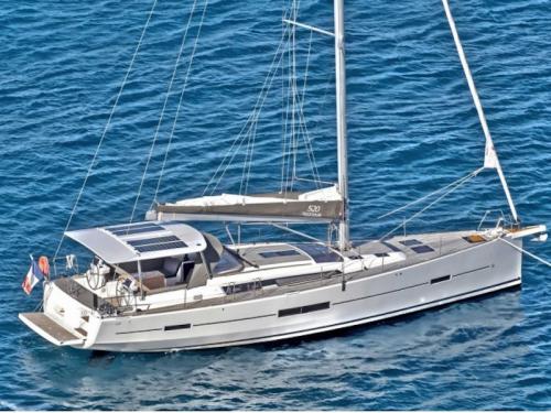 Sailing yacht Dufour 520 Grand Large for hire in Birgu