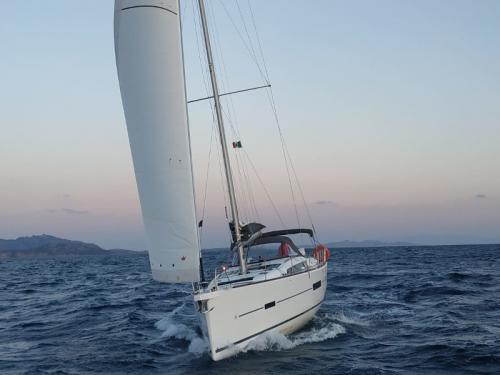 Sailing yacht Dufour 520 Grand Large for charter in La Cala