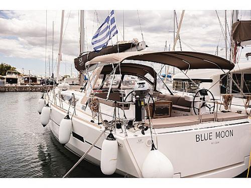 Sailboat Dufour 520 Grand Large available for charter in Preveza