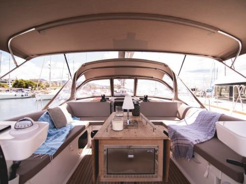 Segelyacht Dufour 520 Grand Large chartern in Gouvia Marina