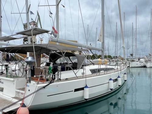 Segelyacht Dufour 520 Grand Large chartern in Piombino