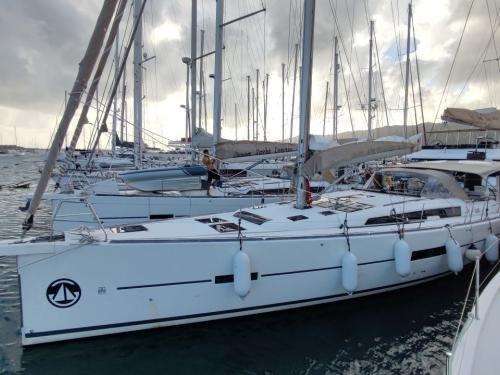 Sailing boat Dufour 520 Grand Large available for charter in Marina Le Marin