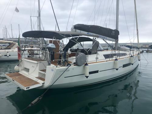 Sailboat Dufour 520 Grand Large for rent in Capo d Orlando Marina