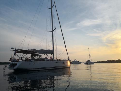 Yacht Dufour 525 for hire in Pula