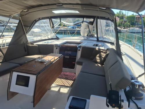 Segelyacht Dufour 530 Yachtcharter in Portorosa