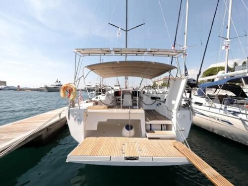 Sailing boat Dufour 560 Grand Large for hire in Mykonos City