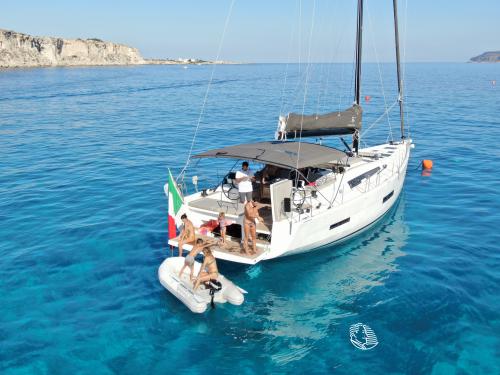 Segelyacht Dufour 56 Exclusive chartern in Castellammare del Golfo