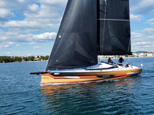 Sailing yacht E6 for hire in Pirovac