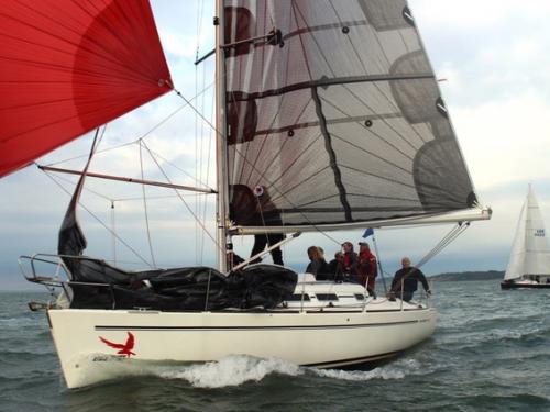 Sailing yacht Elan 31 available for charter in Hamble le Rice