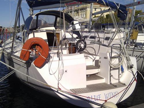Sailing boat Elan 333 for rent in Zadar