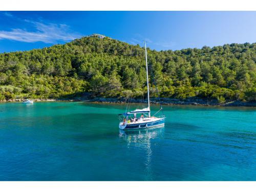 Yacht Elan 340 chartern in Marina Dalmacija