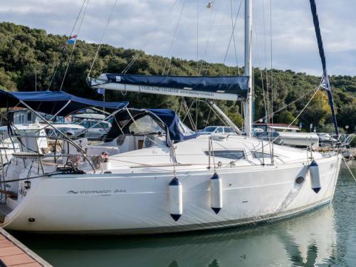 Sailing yacht Elan 344 Impression for rent in Pula
