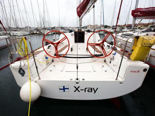 Segelboot Elan 350 Performance chartern in Marina Kornati