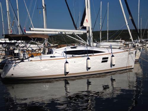 Segelyacht Elan 35 Impression chartern in Marina Punat