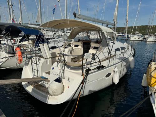 Segelyacht Elan 384 Impression Yachtcharter in Krk