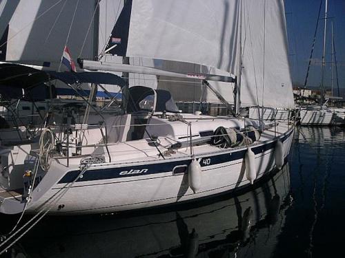 Segelyacht Elan 40 chartern in Marine Betina Segelyacht Elan 40 chartern in Marine Betina
