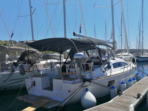 Yacht Elan 40 Yachtcharter in Primosten
