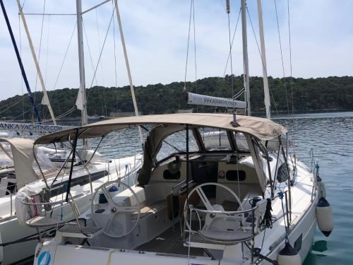 Sailing yacht Elan 40 Impression for rent in Pula