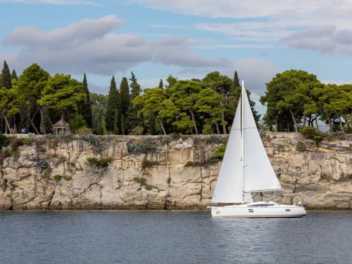 Yacht Elan 40 Impression chartern in Split