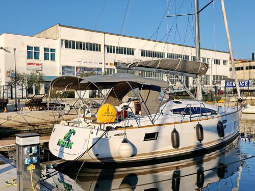 Sailing yacht Elan 40 Impression available for charter in Sibenik