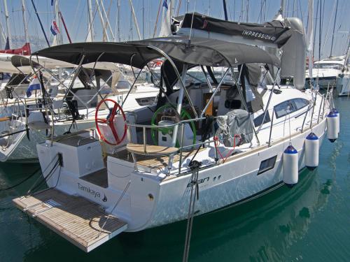 Yacht Elan 40 Impression chartern in Split