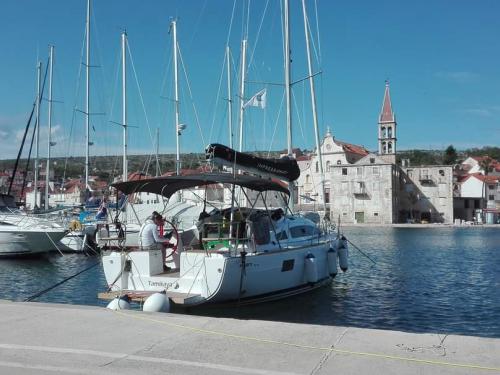 Segelyacht Elan 40 Impression Yachtcharter in Marina Punat