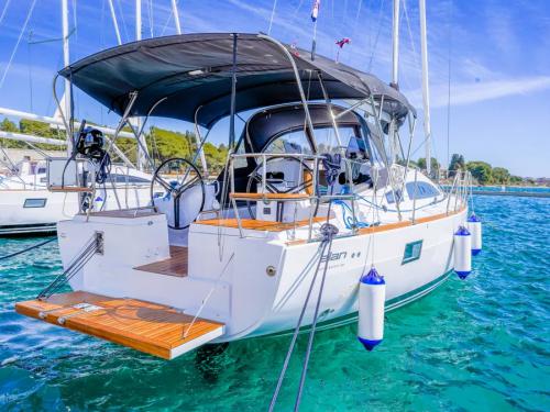 Segelboot Elan 40 Impression Yachtcharter in Marina Polesana